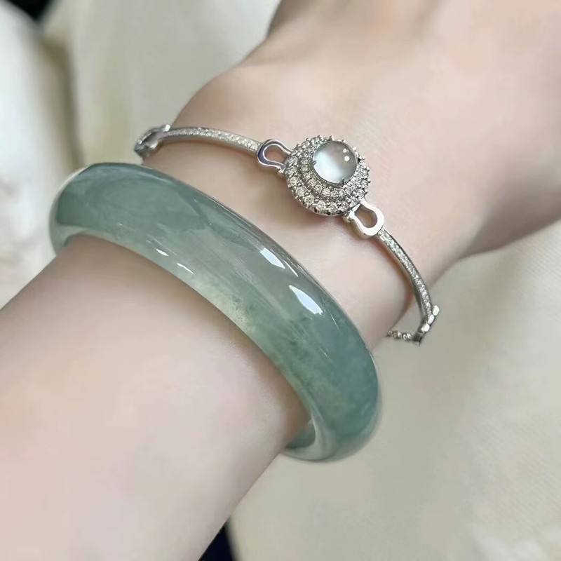 꽃무늬 팔찌, 오일 그린 색상의 고품질 아이스 제이디트 - Bracelets 리뷰 및 가격